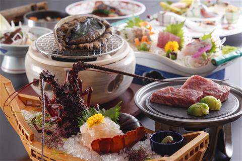 2日目夕食　3大味覚会席（伊勢海老・松阪牛・鮑）（一例）